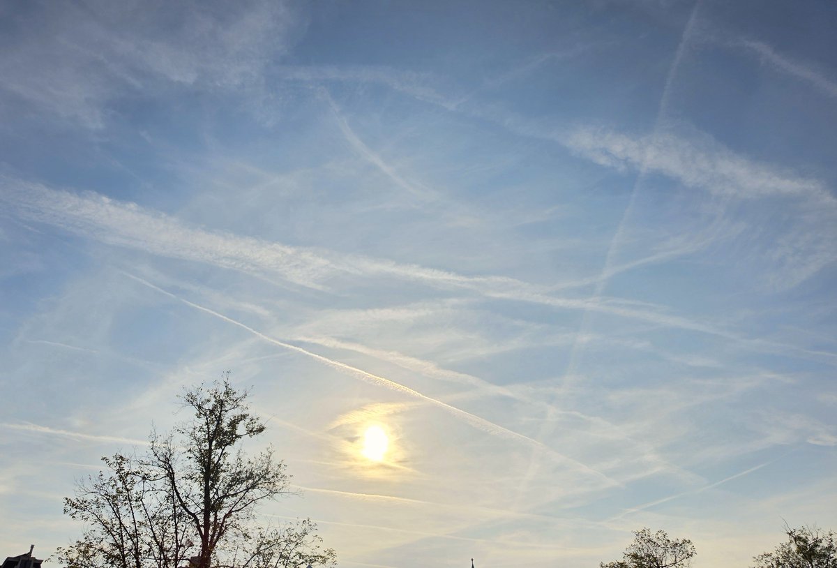 RobertvanWaning's tweet photo. @nogps1 #Meteorologist: 'Nice picture'.. https://t.co/fzAb1eCu4b