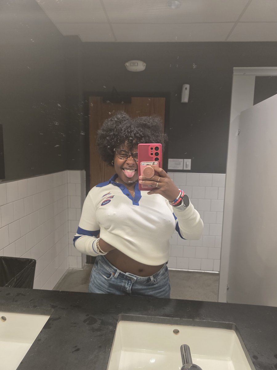 _GetHype_'s tweet photo. Go Bills!! ❤️💙 https://t.co/wE1rokISc3