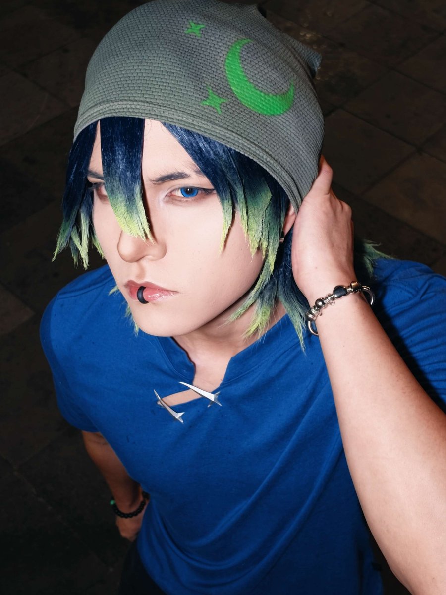 lollatam's tweet photo. ¿Cuál ha sido tu momento favorito del comeback de HEARTSTEEL hasta ahora? 🎧

@NrikeCosplay nos comparte esta increíble interpretación de Aphelios en su nueva etapa de Live My Life, capturando a la perfección su estilo.

¿También hiciste un fan art o cosplay de HEARTSTEEL? Queremos verlo. Compártelo con #CreadoresDeLoLLATAM.