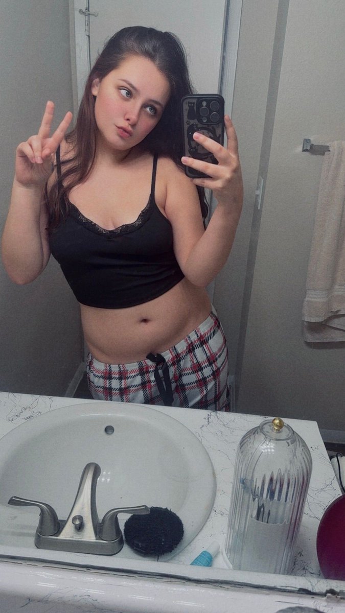 tkittyof tweet picture