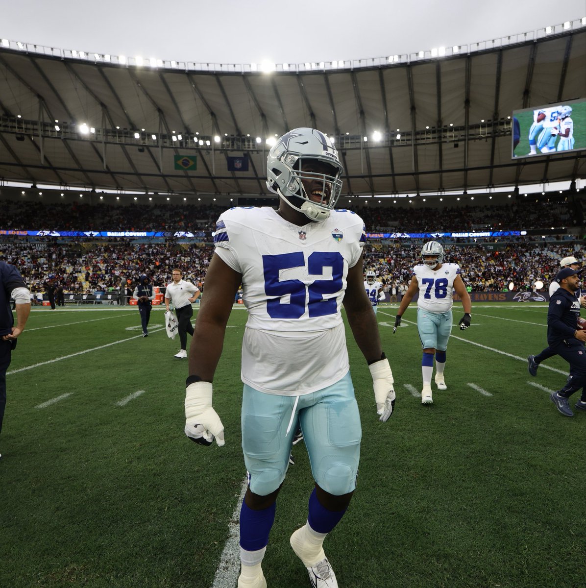 dallascowboys's tweet photo. time for ball 🏈

#BALvsDAL | @bswhealth https://t.co/EcvyJOp8OC