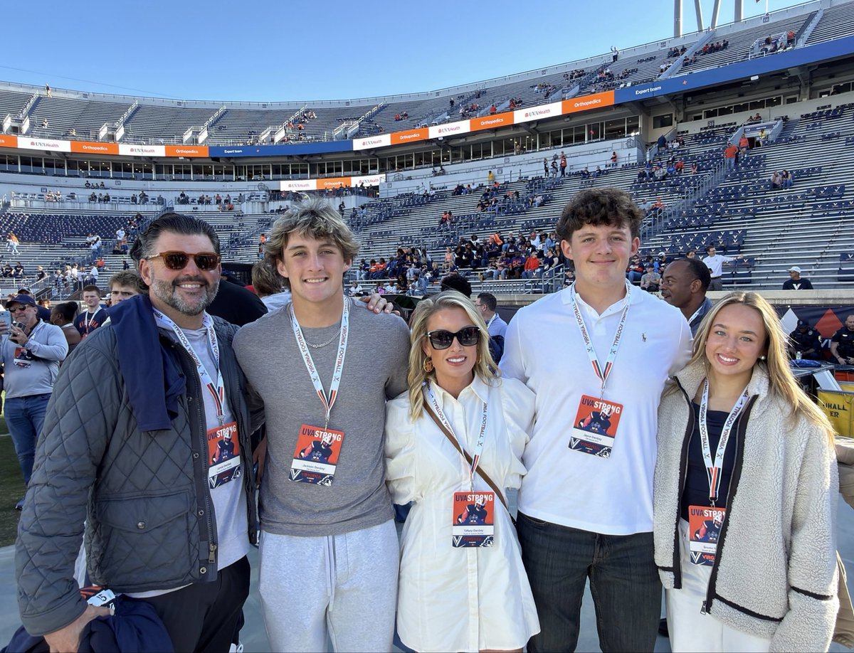 JacksonOwnbey54's tweet photo. Blessed for each opportunity in this recruiting journey…Big Things happening @UVAFootball 
@Coach_TElliott 
@CoachChrisSlade 
@chrisjarrell_1 
@CoachLMartin 
@DailyProgress 
@VirginiaOnSI 
#Blessed #Humble #WinToday
@dwdanielFB 
@CoachChrisStone 
@On3 
@Rivals 
@CharlesPower 
@ChadSimmons_ 
@sixstarfootball 
@PRecruiting7 
@247recruiting 
@PrepRedzoneSC 
@One11Recruiting 
@fourquarterSC