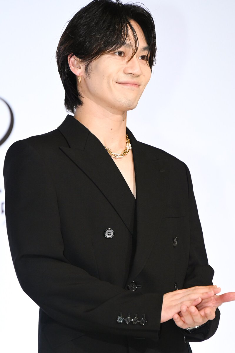 natalie_mu's tweet photo. ＼ 👶 会見レポ（写真9枚）👞 ／

トラジャ松田元太は雨男というより嵐🌀
https://t.co/Ab6zXBhEtf

JUMP髙木雄也の恋愛術に女性陣うっとり

#はだかんぼうたち https://t.co/Ga8rs4yOvN