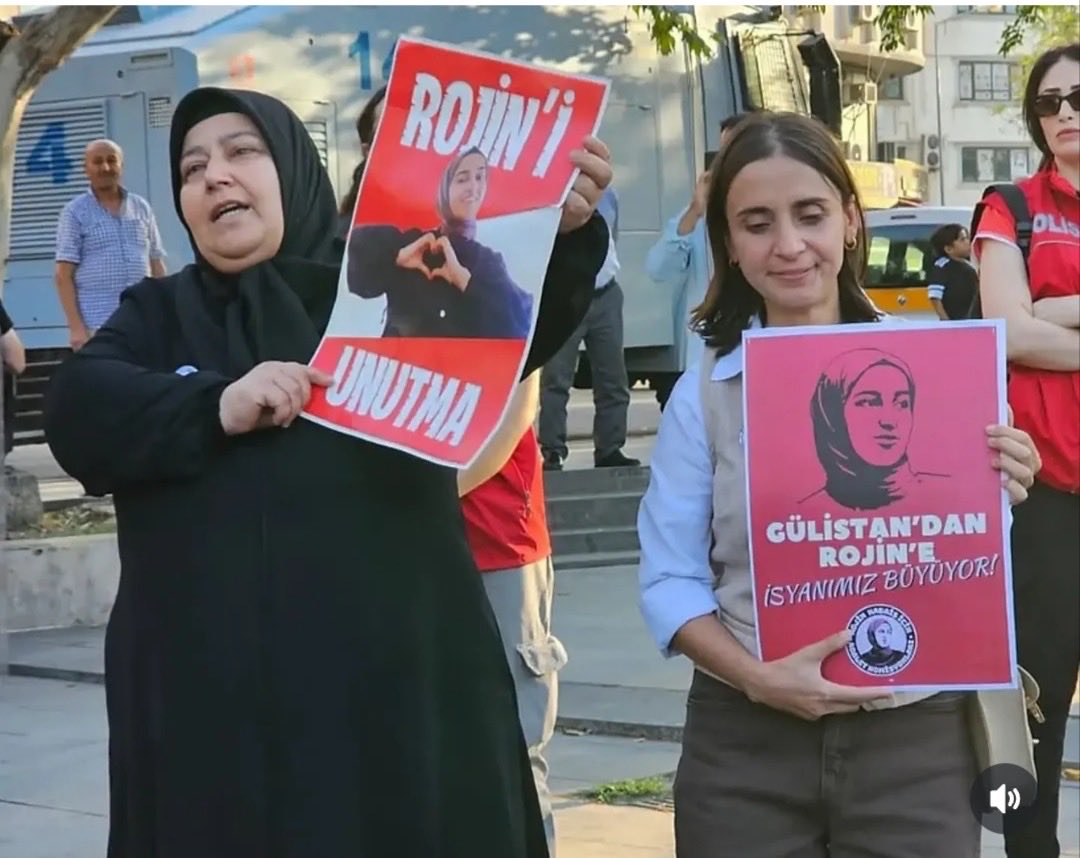 avukatalicimen's tweet photo. Gülistan DOKU ve Rojin  KABAİŞ dosyalarında bazı ortak noktalar vardır.
- Gülistan dosyasında hiç bir delil olmamasına rağmen Dinar köprüsünden intihar etti denerek 262 gün boyunca sürecek baraj oyunu oynanmış ve o sırada suç delilleri organize bir şekilde örtbas edilmişti.
-Rojin KABAİŞ dosyasında hiç bir delil olmamasına rağmen sadece Van gölüne yakın bir yerde  telefonu bulundu diye intihar etti denerek aile ikna edilmeye çalışılmış ve  deliller toplanmamıştı.
-Gülistan’ ın bedeni suçun en büyük delili olduğu için Aileye 6 yıldır teslim edilmedi. -Rojin’in bedeni ailesinin direnişi ve Gülistan dosyası örnek deneyimi nedeniyle  beden 18 gün sonra Ailesine teslim edildi. 
Gülistan ve Rojin aynı karanlığın aynı kadim kötülüğün kurbanıdırlar.  
Bu aileleri hak arayışlarında yalnız bırakmayalım yeni Gülistanlar-Rojinler ömürlerinin  baharında solmasınlar. #RojinİçinAdalet #GülistaniçinAdalet