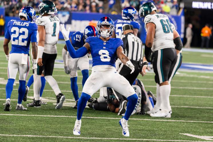 TheNYGiantsWin's tweet photo. Yes, the Giants won 12-7 #GoBigBlue #Titanup https://t.co/hPxlzB38ke