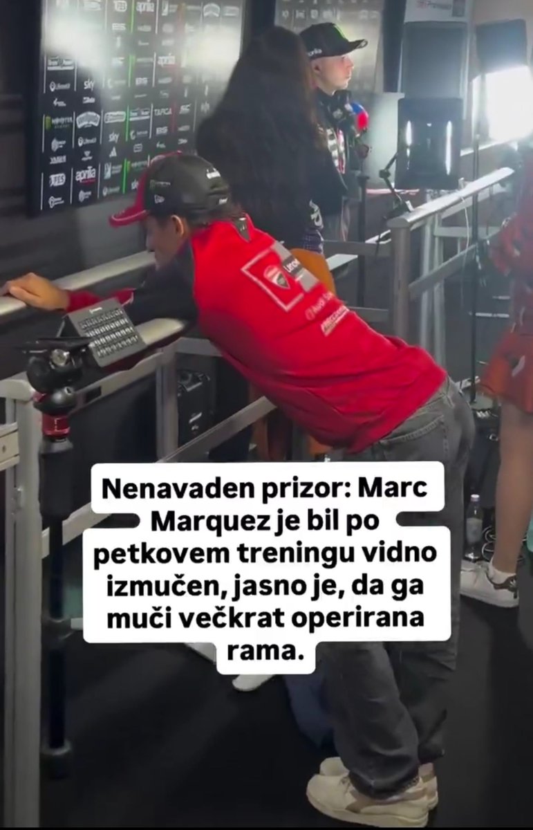 Madmx_'s tweet photo. after friday's practice #marcmarc #mb72 #mm93 https://t.co/lDnAMZn54C