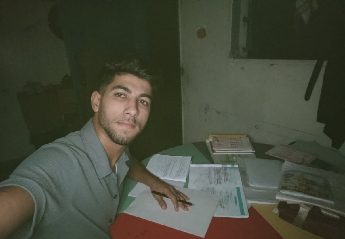 almasrisulafa's tweet photo. Three years of destruction couldn’t silence my dream. Please don’t let the cost of education be the reason I have to abandon it. 🙏 https://t.co/GwzoKjwsMA
