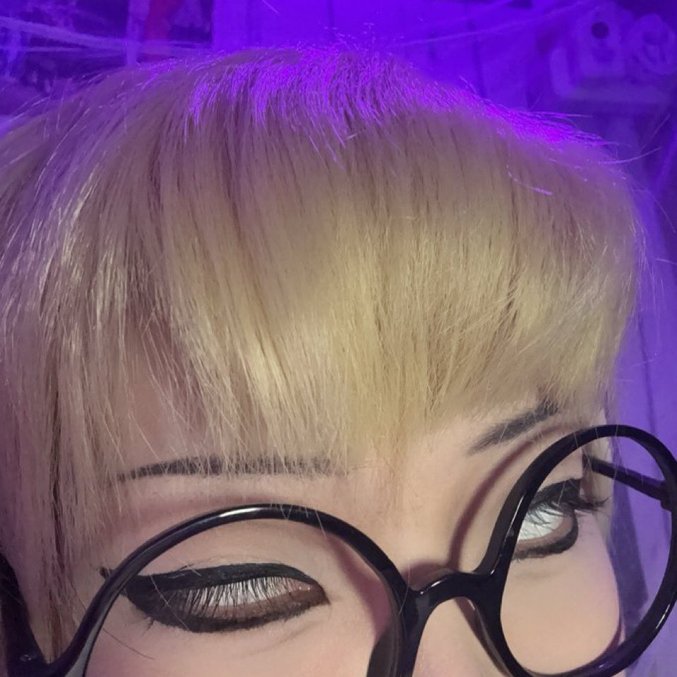 N0TSOSANEQUINN's tweet photo. It seems @BalloonDickings made history repeat itself, with a twist! The respected psychiatrist has been corrupted and transformed into the infamous Harley Quinn, by her FUTURE SELF!

She’s completely devoted and loyal to her new puddin! https://t.co/ZLwaeLTDST