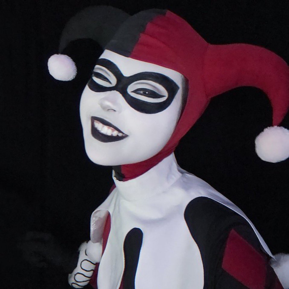 N0TSOSANEQUINN's tweet photo. It seems @BalloonDickings made history repeat itself, with a twist! The respected psychiatrist has been corrupted and transformed into the infamous Harley Quinn, by her FUTURE SELF!

She’s completely devoted and loyal to her new puddin! https://t.co/ZLwaeLTDST