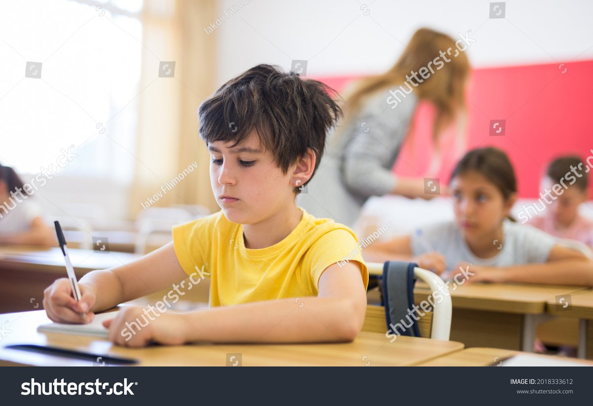 gailslaterqa's tweet photo. Hoy en clase de espaol, mi compaero intentó practicar decir "chocolate con churros" pero salió "churro con chocolate" y se sonrojó mientras todos reíamos. https://t.co/XDJSy27E9f