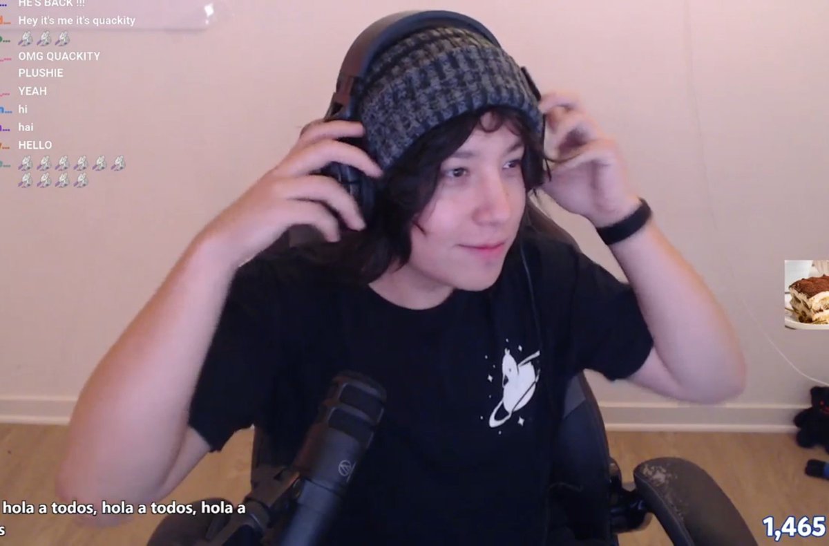 rblsckity's tweet photo. AL FIN APARECE QUACKITY OOOW se ve tan bonito y no deja de sonreír, lo amo tanto :(( https://t.co/WO04XLVPxr
