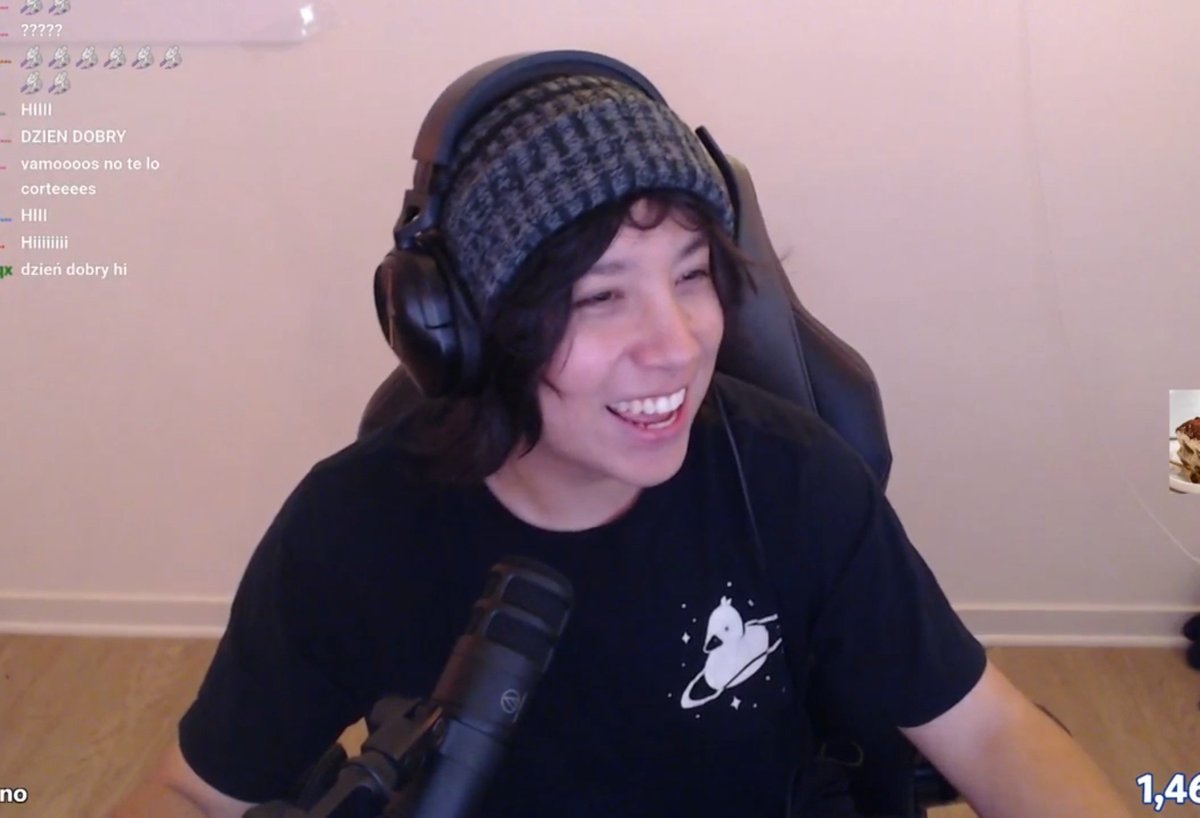 rblsckity's tweet photo. AL FIN APARECE QUACKITY OOOW se ve tan bonito y no deja de sonreír, lo amo tanto :(( https://t.co/WO04XLVPxr