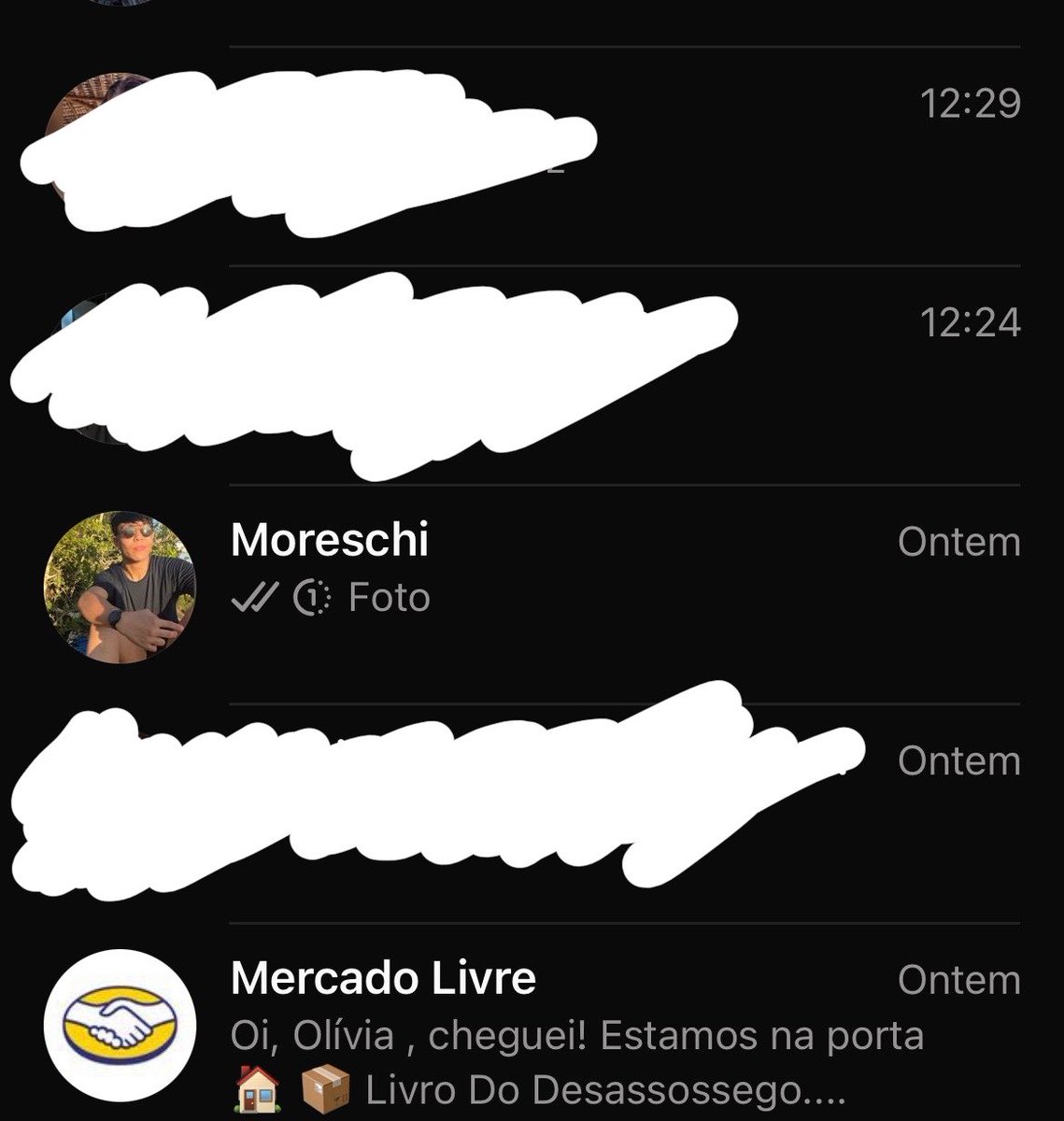 Ver_026's tweet photo. Aquele amigo que responde mais rápido no Twitter do que no WhatsApp @privsdocoreano https://t.co/RwPBThvBhd