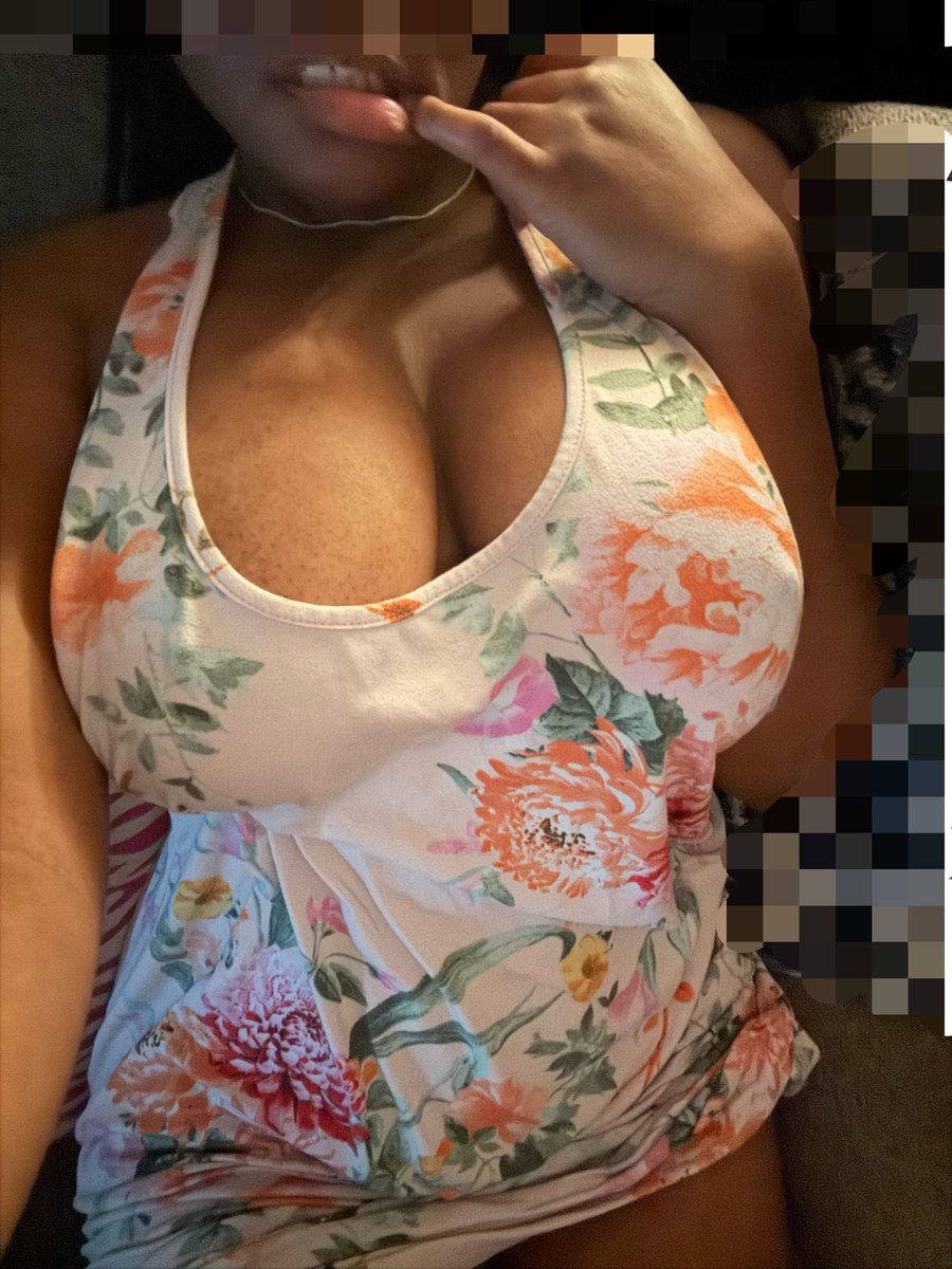 SeleneIasl's tweet photo. raiding my mom’s closet 4 raggedy nightgowns (˵ ¬ᴗ¬˵)

#nsfw #nsfwtwt #nsfwtwtًً  #goonette https://t.co/Rp7qsdqOqh