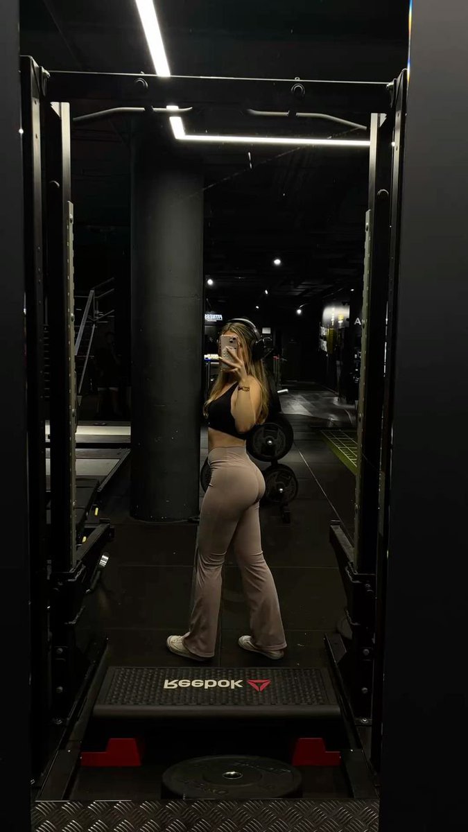 HerrinAliiya's tweet photo. F!ckversager bleiben F!ckversager mit lächerlichem Schw*nzchen.
Auch wenn die Summe stimmt. 🤭😈
#finsub #findom #zahlsau #paypig #zahlsklave https://t.co/h7Jxfggfvs