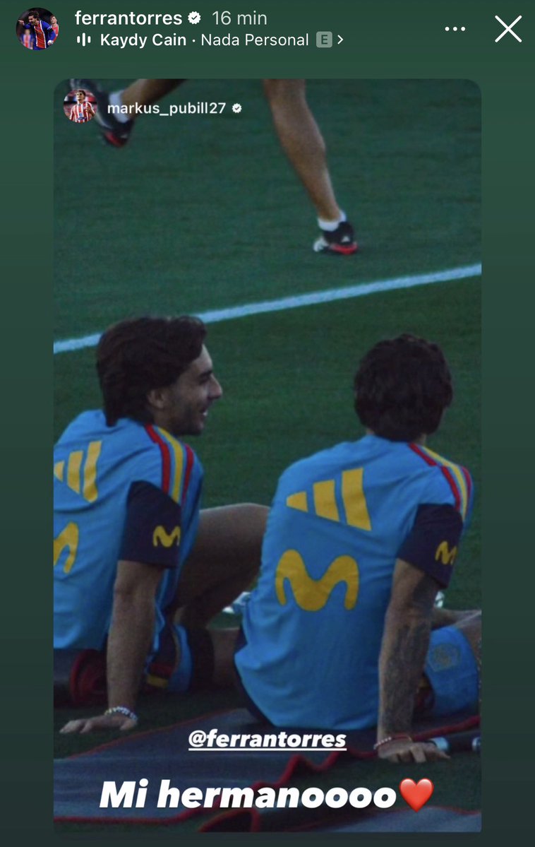 0hbany's tweet photo. me hace gracia la historia de pubill y ferran porque la foto da vibes de nostalgia y luego ferran pone “mi hermanoooo❤️” pero la canción que está sonando de fondo está tipo: https://t.co/L8LY4QRddO