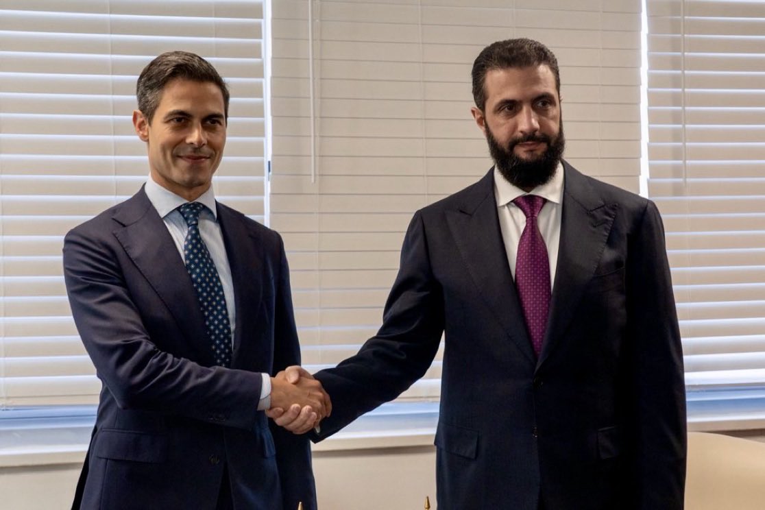 BlockedFries's tweet photo. Ruzie met China, ruzie met Israël, ruzie met de US, maar vriendjes met de terroristen van Hamas en Syrië. 

Lekker gewerkt @RobJetten. De diplomatieke hoogvlieger van #D66… https://t.co/LqzZwS1M2n