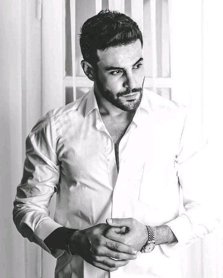 a_1_10__'s tweet photo. و كثيراً ما نشعر أننا نقاتل من أجل الحياة ،
و ليس لدينا الوقت لنعيشها..🥀 https://t.co/aSam4E6ePI