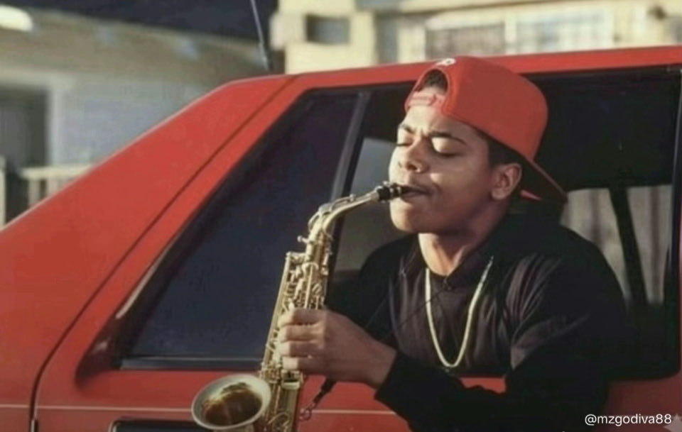IamJasMonet's tweet photo. Taking credit for another man flowers then getting mad cuz said man told the truth about said flowers that HE bought for HIS woman? The saxophones are getting LOUDER. Elliptical is not a man of good intentions.  #ADifferentWorld https://t.co/xW4qJpHmZu