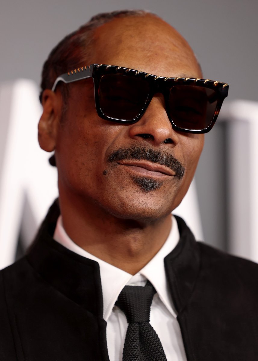PlayHQ8's tweet photo. Snoop Dogg is hosting the 2026 VMAs tonight‼️🐐

That makes it three straight years with a rapper at the helm:

▪️2024 — Megan Thee Stallion
▪️2025 — LL COOL J
▪️2026 — Snoop Dogg https://t.co/LKM20arWLM