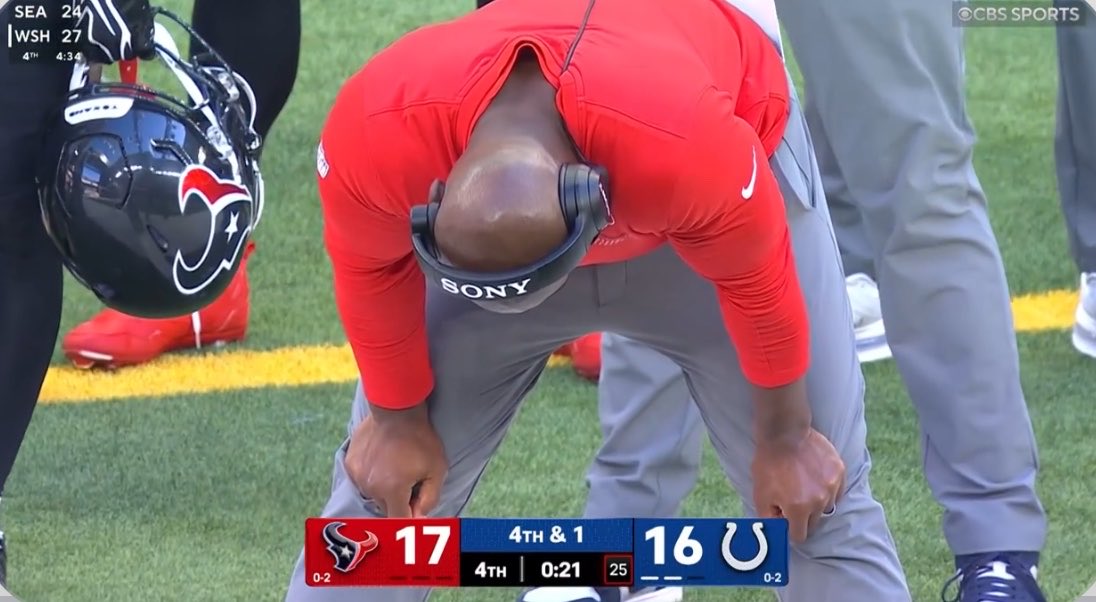 YordanForHOF44's tweet photo. The life of a Houston Texans fan💔 https://t.co/fVZxfB8DsT