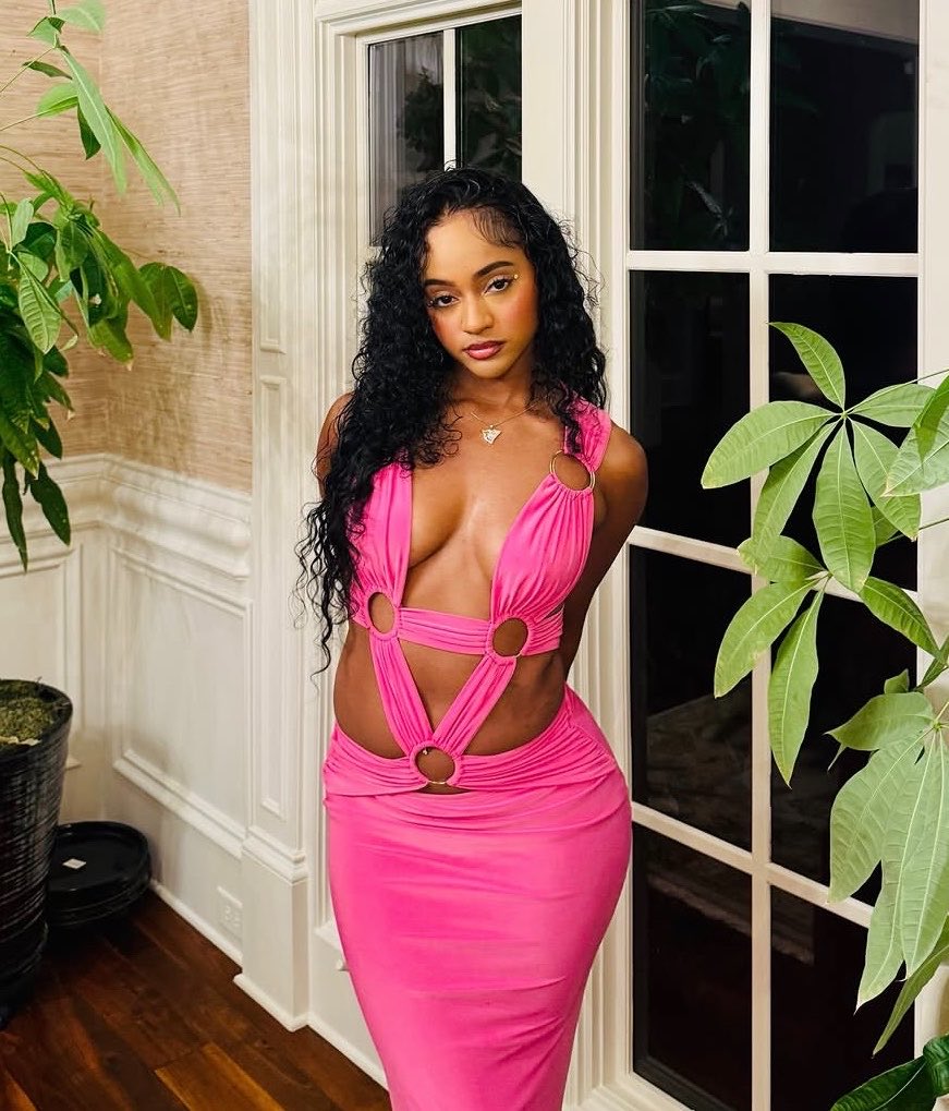 TheDamiForeign's tweet photo. Let’s settle this, who’s prettier between Carter efe’s Ex, Elma and his new girlfriend, Taylor jasmine?🤔🌝 https://t.co/6S0e8s6A1q