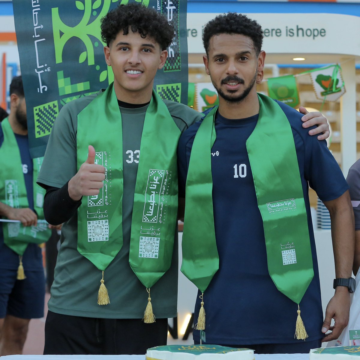 mnbrwashm's tweet photo. 📸 | صور من احتفال لاعبي نادي الوشم باليوم الوطني 🇸🇦💚 https://t.co/v0aN4U6ySk