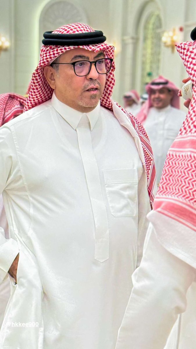 kalshrhan's tweet photo. صاحب نظرية الجزمه تلين بعد  المشي ، هو نفس النذل اللي قال الحب يجي بعد الزواج https://t.co/4SBhF9mzG4