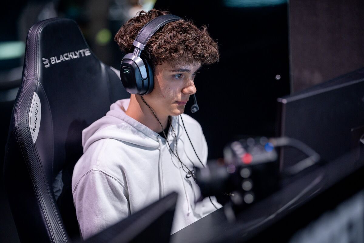 CurveUpdate's tweet photo. What A Year For @CurveFN 

• 1st Place Major 1

• 1 Place Off EWC LAN 

• 37th Place Summit LAN

• 4th Place Major 2 And LCQ

• 10th Place Global Championship 

• Over $100,000 In Earnings (So Far)

Onto Solos Then Trios https://t.co/FYjyZcCLht