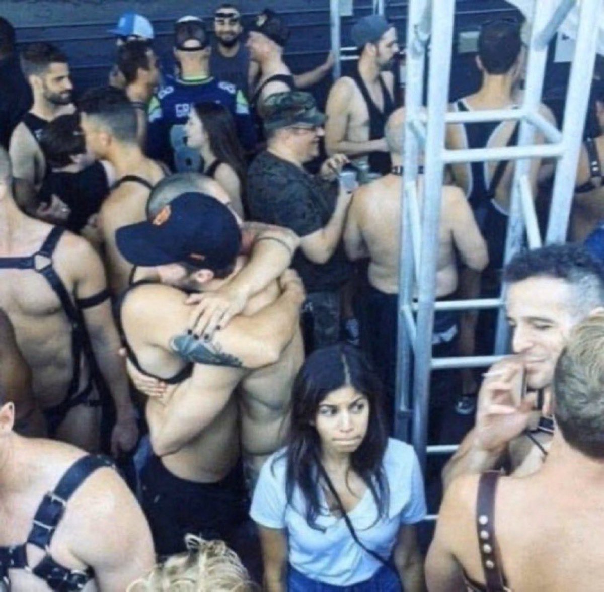 sethh_sm's tweet photo. folsom gays, portola attendees, valkyries lesbians, and giants/dodgers families all sharing the same muni cars today https://t.co/FV9snvg6Fi