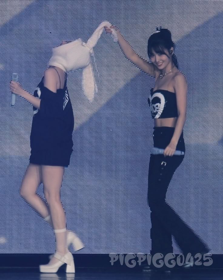 HwrMad46237's tweet photo. Namo are that chaotic duo 😭 https://t.co/UtthmCMn36
