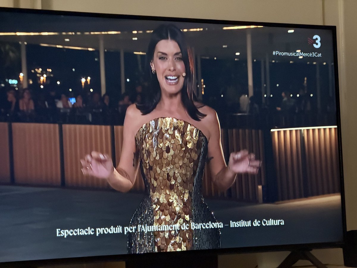 ASAPLUX_'s tweet photo. És vergonyós que, amb la de gent que estudia periodisme i no troba feina, vosaltres contracteu influencers sense cap mena d’estudis, com la Dulceida (en aquest cas, pel Piromusical) o la Laura Escanes (La travessa), entre d’altres

@som3cat #3cat #TV3 #PiromusicalMercè3Cat https://t.co/0s58vfD3bz