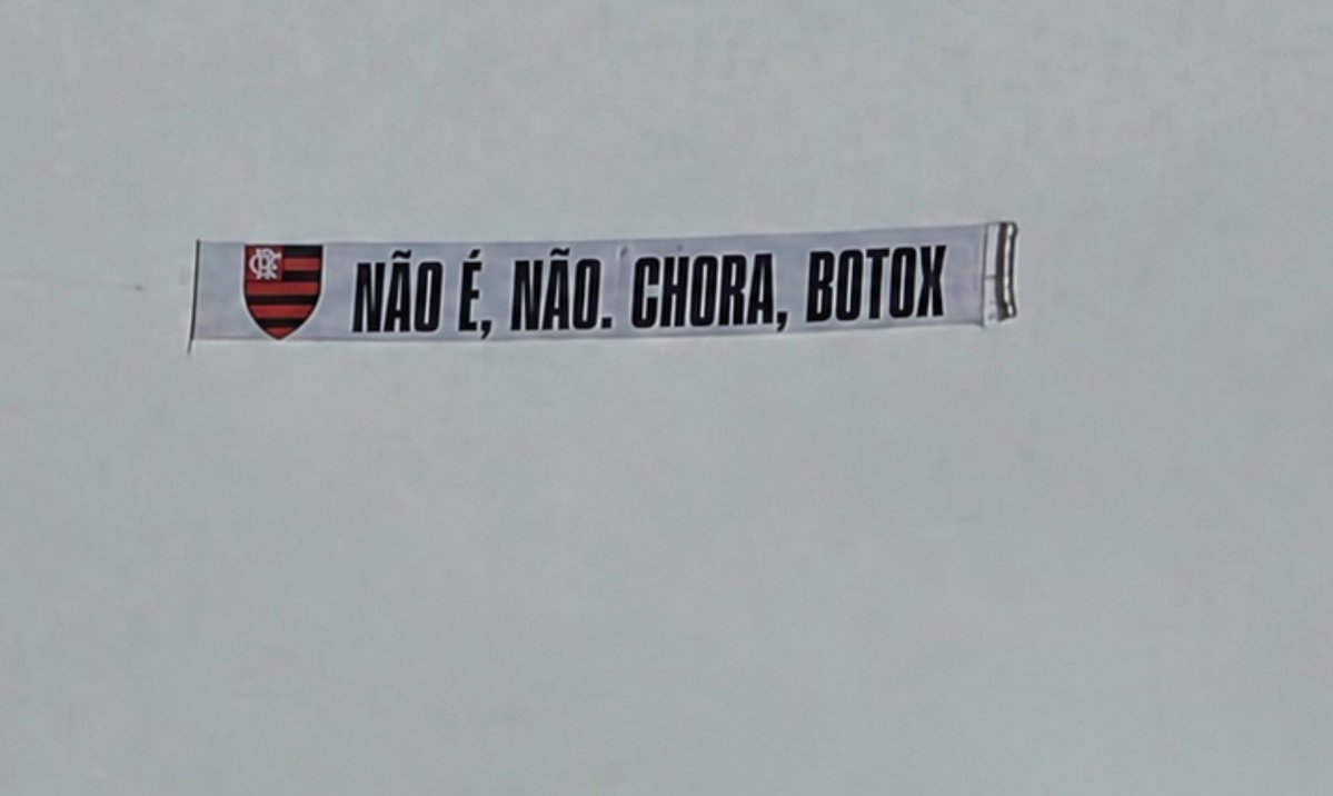 Reikrauss's tweet photo. Passou um outro avião, em seguida. https://t.co/OGCiCFqoZD