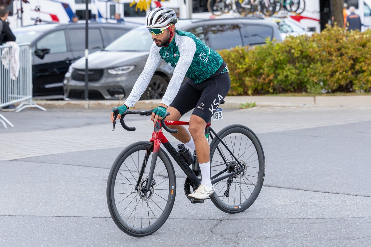 Saudi_Cycling's tweet photo. البطل علي الشيخ.. يستعد للمنافسة في بطولة العالم 🇸🇦

 #Montréal2026 #SaudiCycling https://t.co/Bsupvkeydu