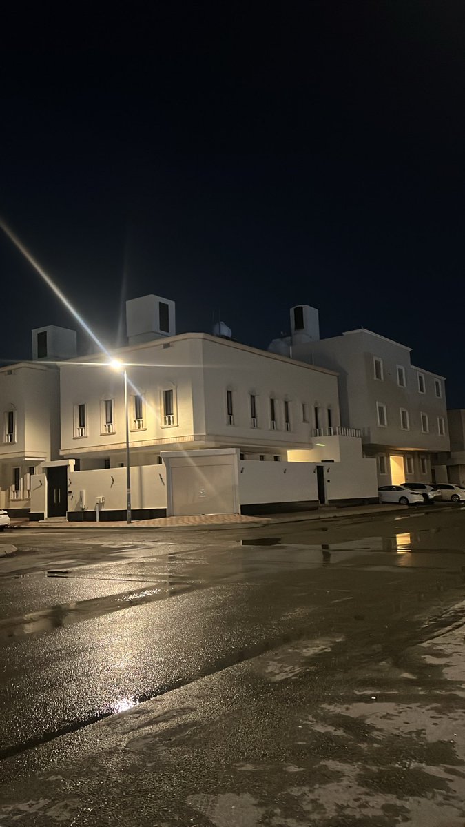 xtalnx's tweet photo. كان المطر احلا شي https://t.co/nGESClwfnh