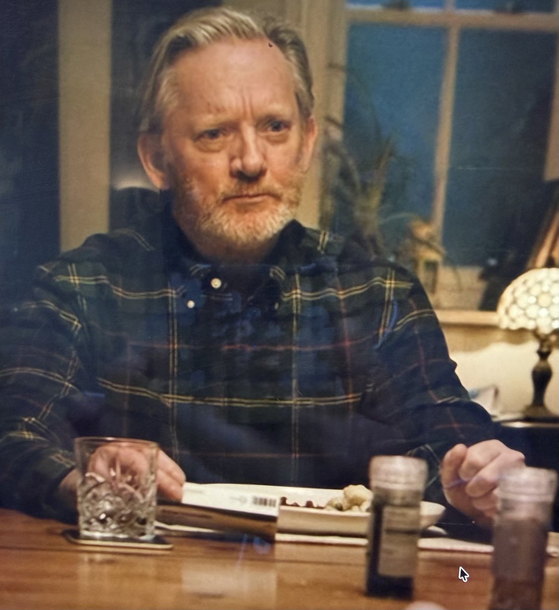 notesfromeve's tweet photo. @EGickel94228 @StiegLouise @catme370bo @Christi49154364 @JoCornwall26 @ornellabervqo5 @CappatoPaola @lesley_arman Here are photos of D from the first two episodes of Forever Home. They follow in several posts. https://t.co/SzB7jSArZb