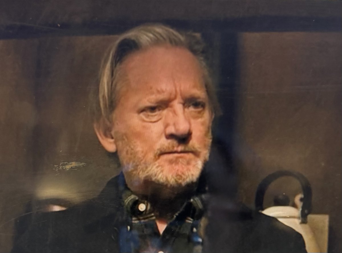 notesfromeve's tweet photo. @EGickel94228 @StiegLouise @catme370bo @Christi49154364 @JoCornwall26 @ornellabervqo5 @CappatoPaola @lesley_arman Here are photos of D from the first two episodes of Forever Home. They follow in several posts. https://t.co/SzB7jSArZb