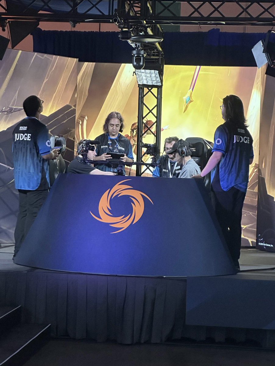 johnpanio's tweet photo. Yo it’s Aionlights. Finally terrorizing people on the main stage. (He’s the strongest irelia player in Vancouver) https://t.co/pWbsG6euun