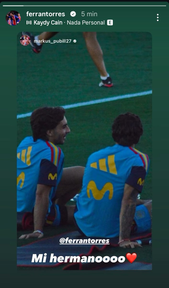 emyzxm's tweet photo. Lo sube  justo este momento para mostrarle su apoyo, amo su amistad ☹️☹️💓💓 https://t.co/HXX0qzd9yf
