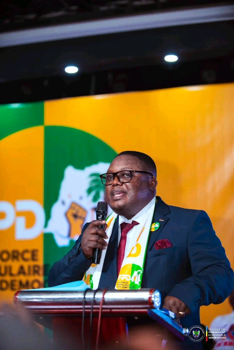 BilamboPat30382's tweet photo. 🇨🇩 RDC | POLITIQUE — LE PEUPLE EST SOUVERAIN ! La #FPD dit OUI au #dialogue !

« La souveraineté nationale appartient au peuple. Tout pouvoir émane du peuple. » — Article 5 de la Constitution.

La Force Populaire des Démocrates (FPD) réaffirme son attachement au rôle central du peuple dans les grandes décisions concernant l’avenir de la Nation.

Le parti se prononce en faveur du dialogue et du changement de la Constitution, en défendant une démarche qui, selon lui, doit placer le peuple souverain au cœur du processus.

Objectif affiché : un Congo de paix, de stabilité et de développement.

MISALA EZO MONANA !
ENGAGEMENT EZO MONANA !
RÉSULTATS MPE EZO MONANA !

Félicitations à l’Autorité morale Jean-Louis Bauna, au Président national @Aubin_Mukanu010 au Secrétaire général #Christian #Bolodjwa, ainsi qu’à l’ensemble des cadres, fédéraux, sectionneurs, militants et sympathisants de la FPD pour la réussite de cette matinée politique.

CONGO NA BISO, CHOIX NA BISO !
PEUPLE AZA SOUVERAIN !

UNITÉ — TRAVAIL — DÉVELOPPEMENT

POUR LE CONGO, AVANÇONS ENSEMBLE !
@Presidence_RDC @TinaSalama2 @AugustinKabuyaT
