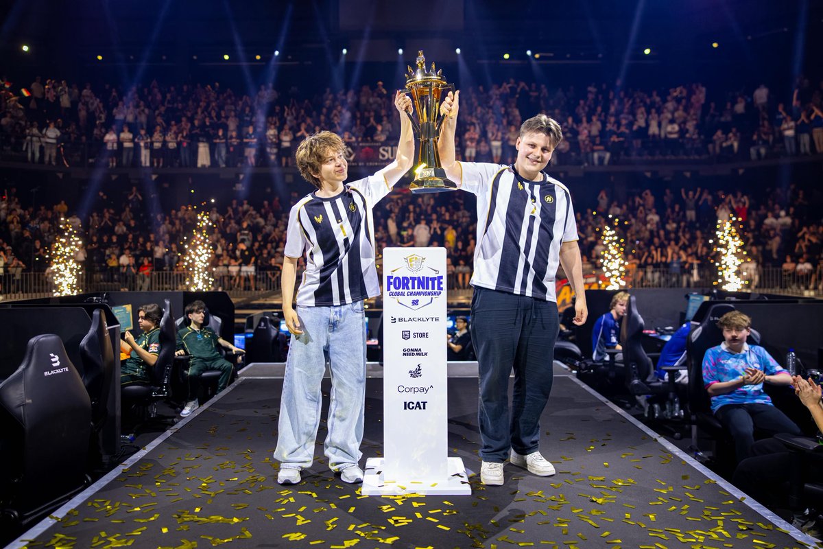 ActuHavok's tweet photo. WORLD CHAMPIONSSSSSS 🏆🏆🏆✨✨✨

🥇 @pixiefnbr 🇸🇪 @SwizzY281 🇷🇺

#HVKWIN 🤍💛 #VITWIN https://t.co/WZlikcLu4M