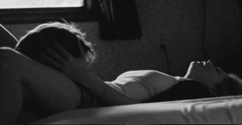 PasilloMercado's tweet photo. —¿Tienes prisa?

—Contigo, ninguna. https://t.co/QQRCwJf6gN