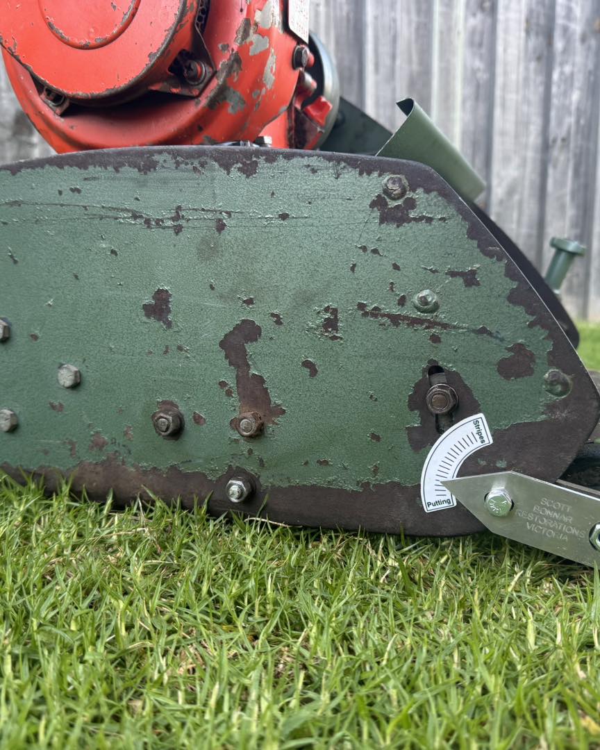 ColetteStallion's tweet photo. An old-school twin-rail 14” with its original Kirby engine. It arrived neither running nor cutting, but we soon had it sorted. The cutter sprocket, chain, pot shaft seals, bearing, thrust pad, fuel lines, tap, spark plug, air filter and carburettor https://t.co/Eug74LFk5n