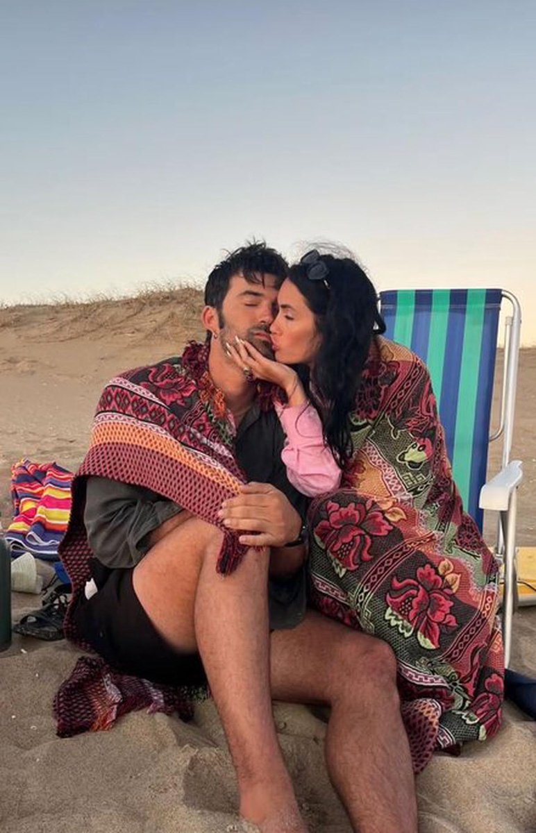 BillboardArg's tweet photo. Pedro Rosemblat le dedicó un romántico mensaje a Lali tras su último River. 🥹❤️

“Qué tarde llegué a la obra de Lali, cuántos shows me perdí. Pero qué alegría pensar en todos los que quedan por delante”. ✨ https://t.co/BNELfbEc5S