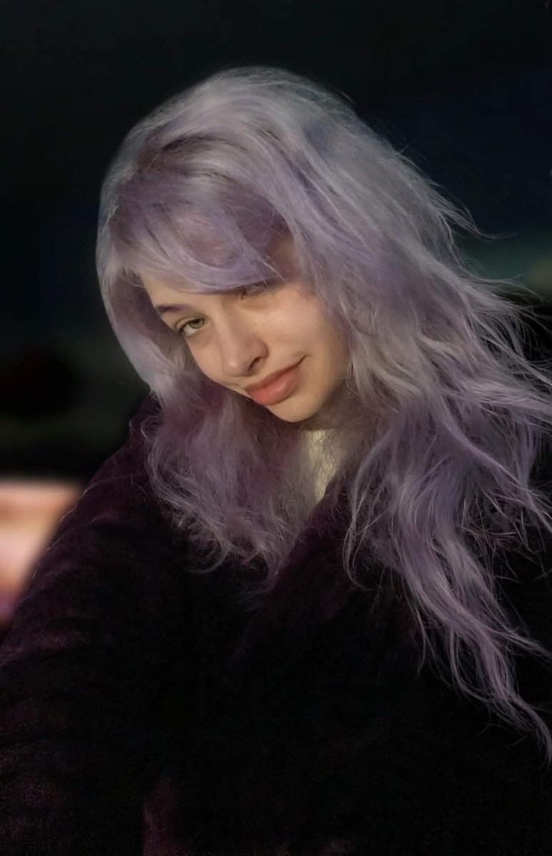 babyrosequinn's tweet photo. Anime girl hair vibes <3 https://t.co/8ta2JzpLJA