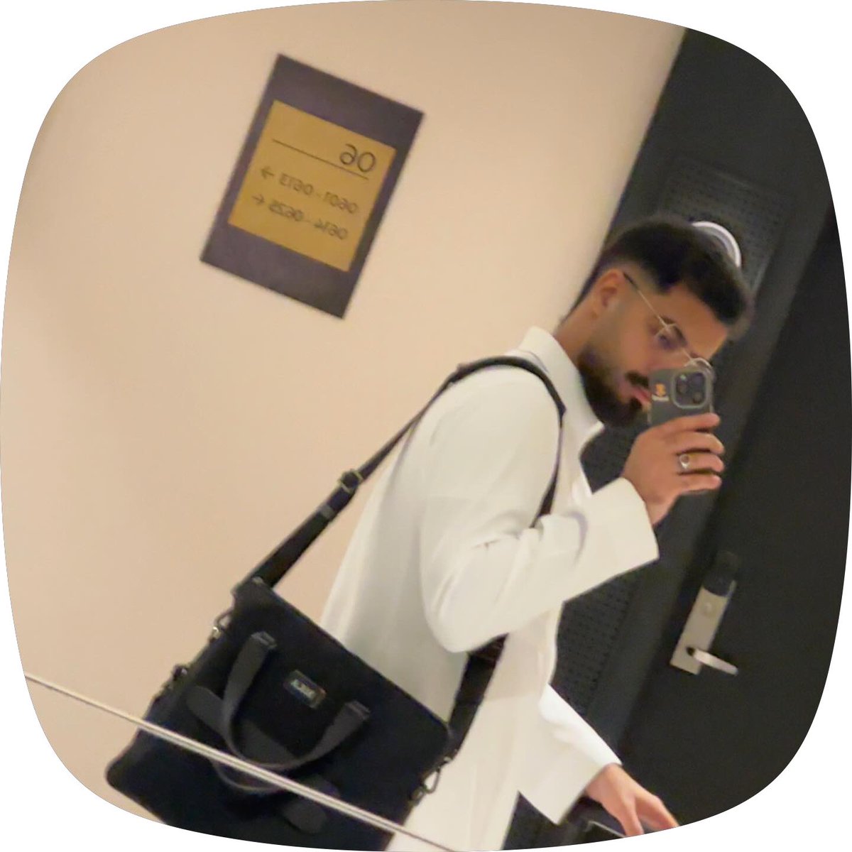 Muannz's tweet photo. اول يوم في اخر سنة قبل اصير شايب  🥳

وبخصوص ال25 سنة الماضية، لا تقولون انبهرتوا، توكم ماشفتوا شيء. https://t.co/gKrnHCb0P6