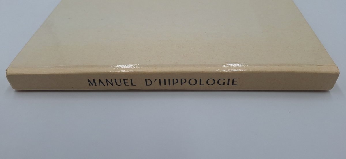 RareTome's tweet photo. 🐎 Equitation
Manuel d’hippologie - Henri Aublet, 1975.
Un manuel équestre particulièrement intéressant avec ses 7 grandes planches anatomiques dépliantes, toutes présentes.
Exemplaire en bel état.
9,90 € sur eBay.
#RareTome
#LivresAnciens

https://t.co/GFizMY6MaX https://t.co/e4648nbfqj
