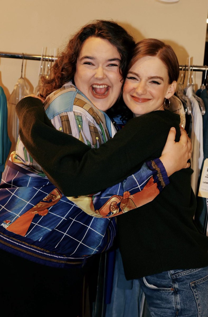 ashleypaddila's tweet photo. GRACE &amp; ASHLEY OMG https://t.co/QqRvtJBtkw