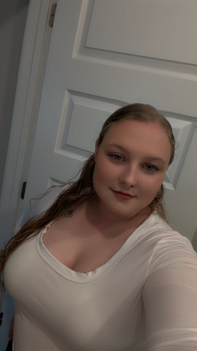 NaomiWinters25's tweet photo. You thought seeing me dressed normally would make me any less distracting?

Cute.

If anything, knowing I can make you weak without even trying should probably concern you a little. https://t.co/5HS2f73utg