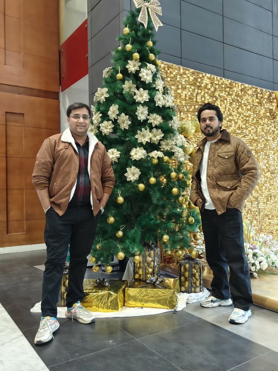 ToiPachelo's tweet photo. Championship spirit, Christmas style! A festive blend of office life and the IPL auction. https://t.co/G39WOVKqfS
